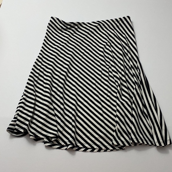 Ann Taylor  Black and White Striped Jersey Skirt - Picture 1 of 6